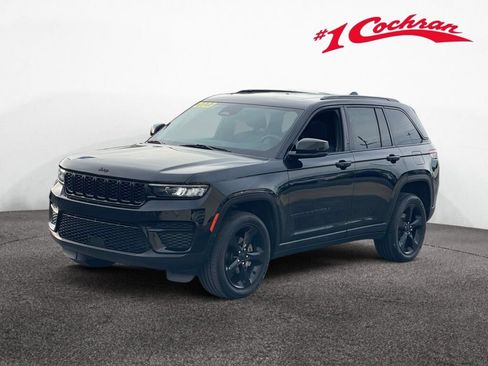 Used 2023 Jeep Grand Cherokee Altitude AWD/4WD image 36