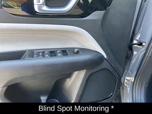 Certified 2022 Jeep Compass Limited image 12