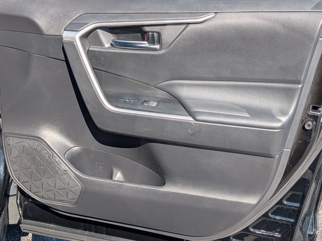 Used 2022 Toyota RAV4 XLE Premium FWD image 13