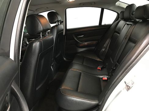 Used 2010 BMW 328i xDrive Sedan image 17