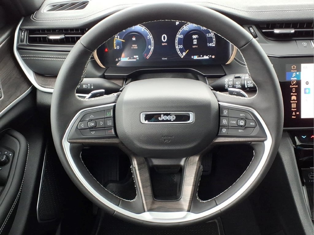 New 2027 Jeep Grand Cherokee Limited AWD/4WD image 16