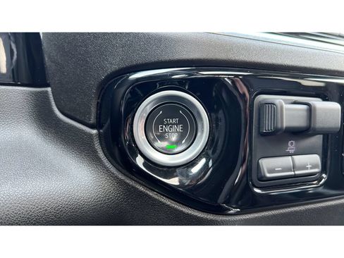 Certified 2024 Chevrolet Silverado 1500 LTZ w/ LTZ Premium Package AWD/4WD image 21