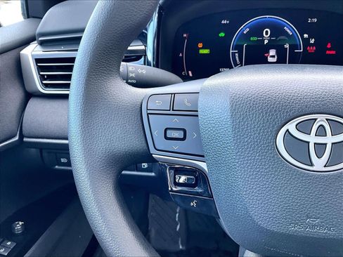 Used 2025 Toyota Camry LE image 23