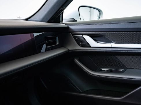 New 2026 Porsche Taycan 4S AWD/4WD image 39