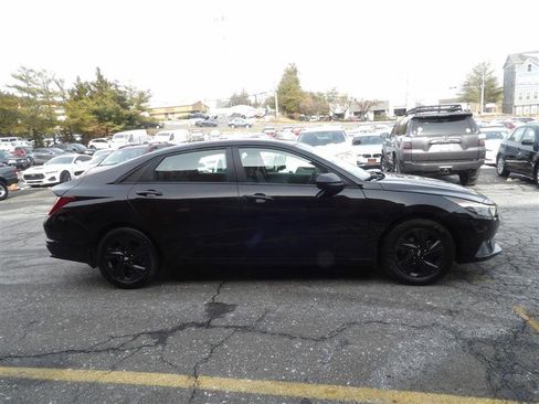 Used 2022 Hyundai Elantra SEL image 6