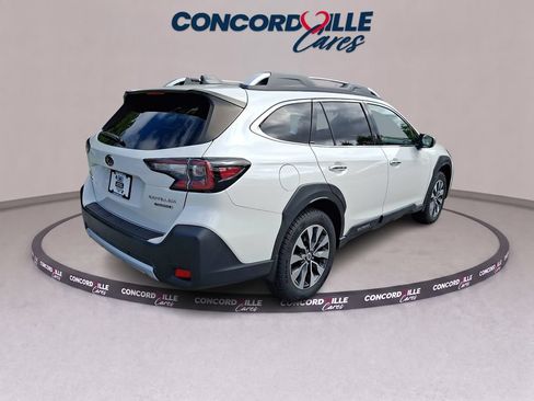Certified 2023 Subaru Outback Touring AWD/4WD image 7