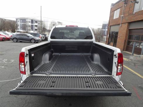 Used 2016 Nissan Frontier S image 10