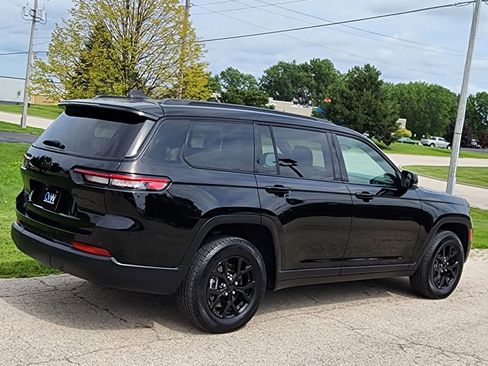 Used 2024 Jeep Grand Cherokee L Laredo image 9