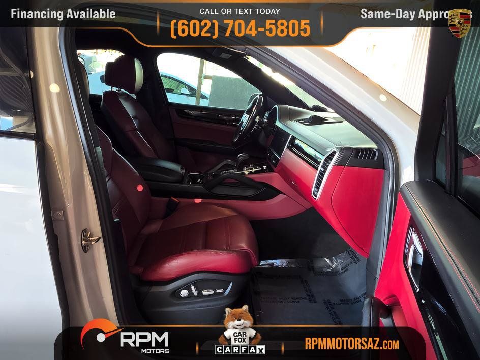 Used 2021 Porsche Cayenne S AWD/4WD image 12
