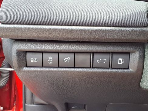Used 2025 Toyota Camry LE FWD image 27