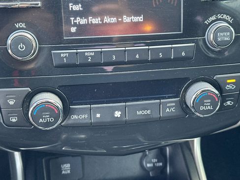 Used 2015 Nissan Altima 2.5 SV image 19