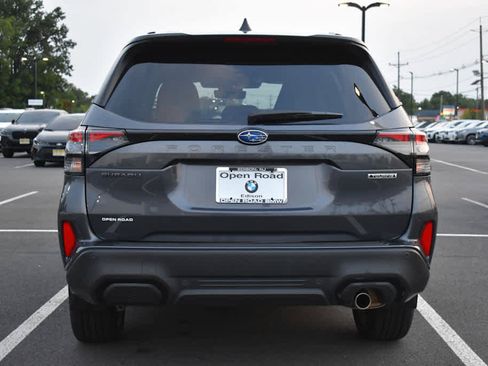 Used 2025 Subaru Forester Touring AWD/4WD image 9