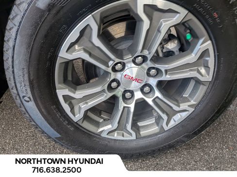 Used 2026 GMC Sierra 1500 SLT AWD/4WD image 40