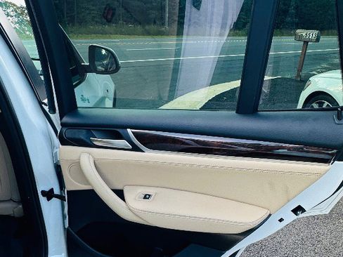 Used 2017 BMW X3 sDrive28i image 17