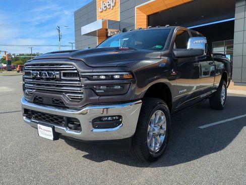 New 2026 RAM 2500 Laramie AWD/4WD image 8