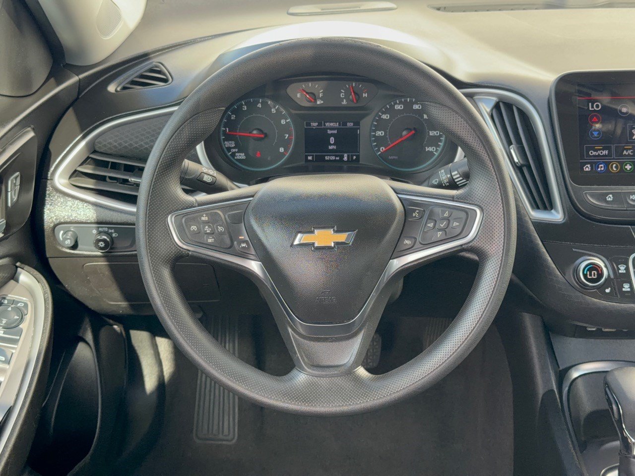 Used 2025 Chevrolet Malibu LT FWD image 10