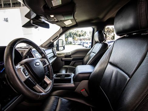 Used 2017 Ford F250 XLT w/ XLT Premium Package image 26