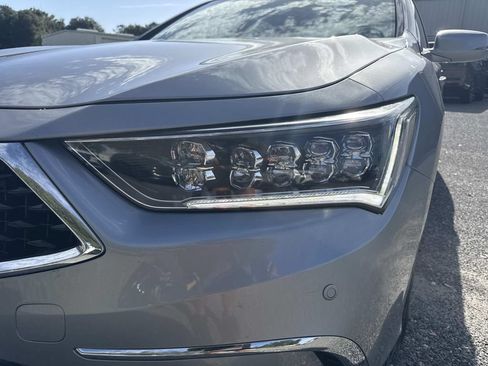 Used 2018 Acura RLX w/ Technology Package FWD image 9