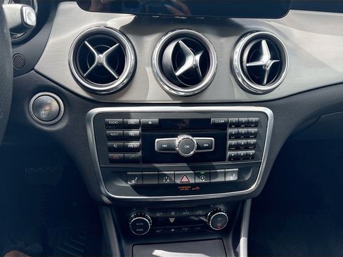 Used 2015 Mercedes-Benz GLA 250 image 21