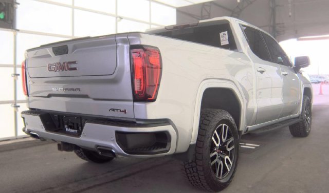 Used 2022 GMC Sierra 1500 AT4 w/ AT4 Premium Package AWD/4WD image 4