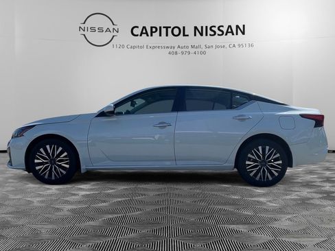 Used 2023 Nissan Altima 2.5 SV w/ SV Premium Package image 9