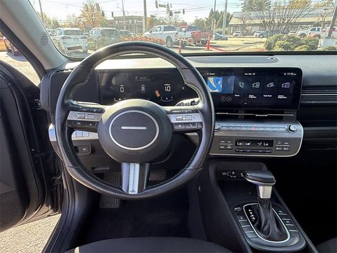 Used 2024 Hyundai Kona SEL image 16