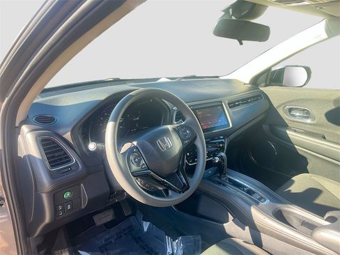 Used 2022 Honda HR-V EX image 9