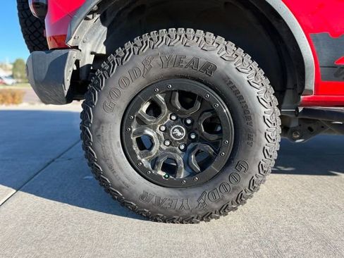 Used 2022 Ford Bronco Wildtrak image 32