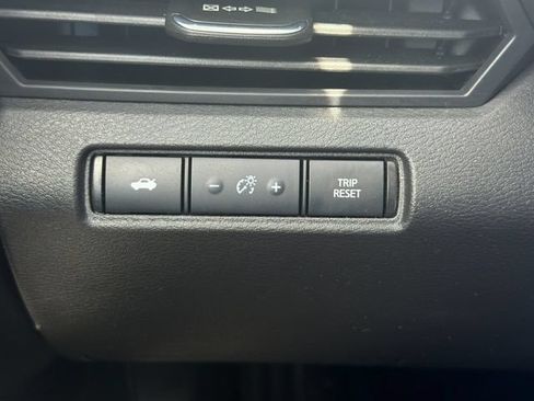 Used 2025 Nissan Altima 2.5 SV FWD image 27