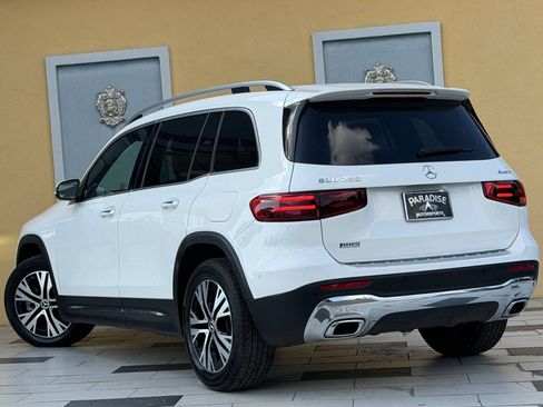 Used 2025 Mercedes-Benz GLB 250 4MATIC w/ Exclusive Package image 6
