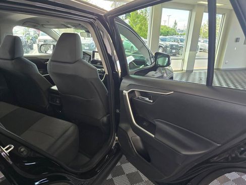 Certified 2025 Toyota RAV4 XLE AWD/4WD image 39