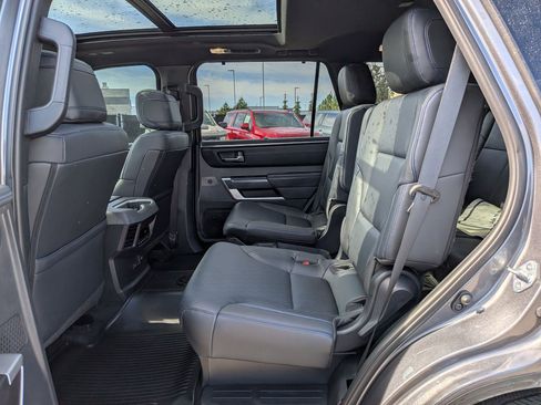 Used 2024 Toyota Sequoia Platinum AWD/4WD image 27