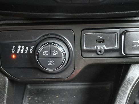 Used 2022 Jeep Renegade Trailhawk w/ Sun/Sound Group AWD/4WD image 16