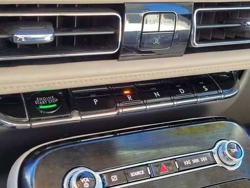 Used 2021 Lincoln Nautilus FWD image 26