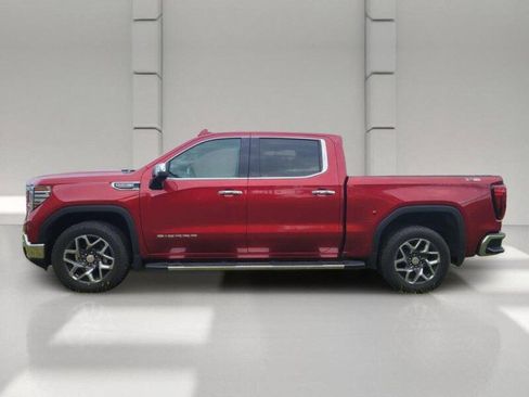 Used 2023 GMC Sierra 1500 SLT w/ SLT Premium Plus Package AWD/4WD image 4