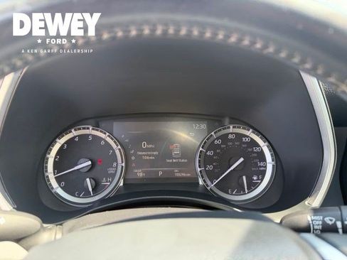 Used 2022 Toyota Highlander XLE AWD/4WD image 15