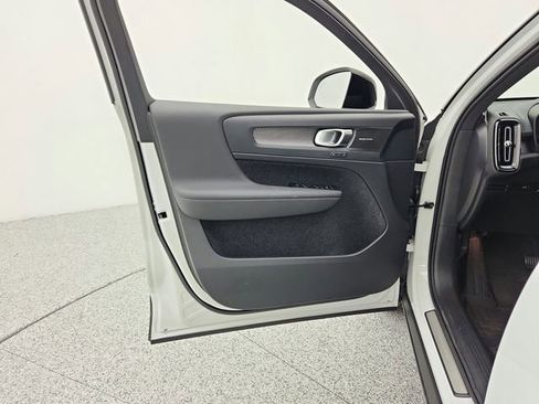 New 2026 Volvo XC40 B5 Ultra w/ Climate Package image 27