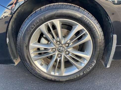 Used 2017 Toyota Camry SE image 32