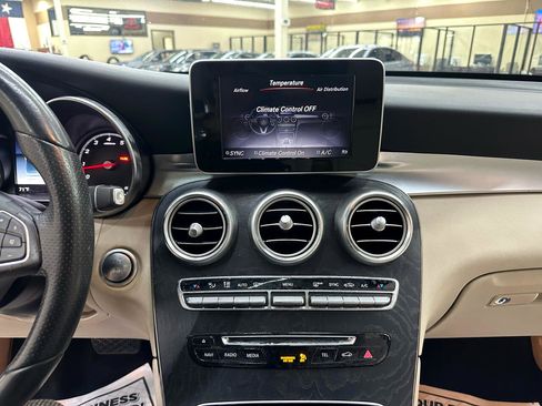 Used 2018 Mercedes-Benz GLC 300 image 28