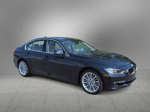 Used 2013 BMW 335i xDrive Sedan AWD/4WD image 2