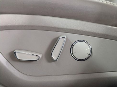 Used 2023 Lincoln Nautilus Reserve image 14