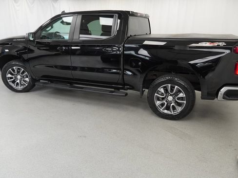 Used 2023 Chevrolet Silverado 1500 LT AWD/4WD image 45