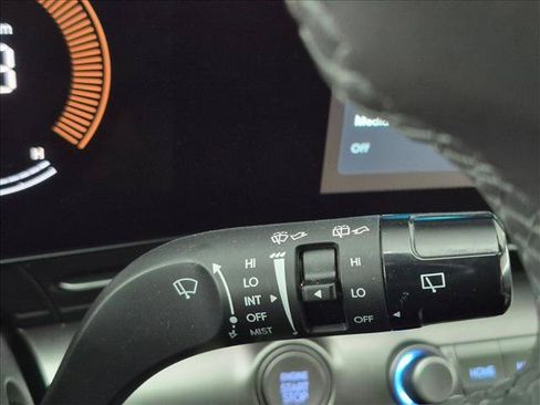 Used 2025 Hyundai Kona SEL FWD image 15