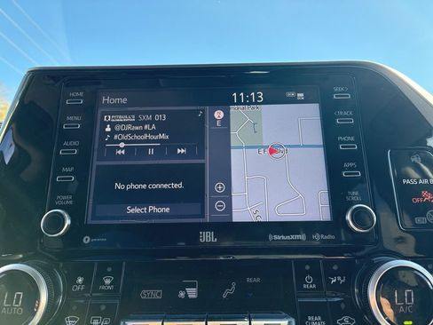 Used 2021 Toyota Highlander Limited image 19