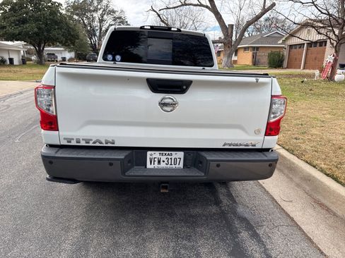 Used 2018 Nissan Titan PRO-4X w/ Pro-4x Convenience Package image 18