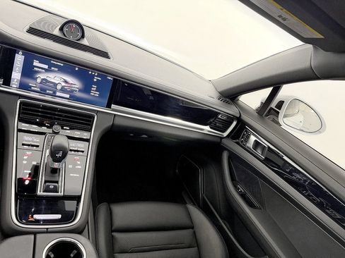 Used 2017 Porsche Panamera 4 AWD/4WD image 61