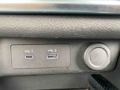 Used 2023 Nissan Rogue SV FWD image 18