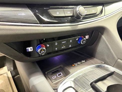 Certified 2024 Buick Enclave Essence image 21