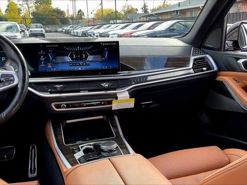 Used 2024 BMW X5 xDrive50e w/ M Sport Package image 9