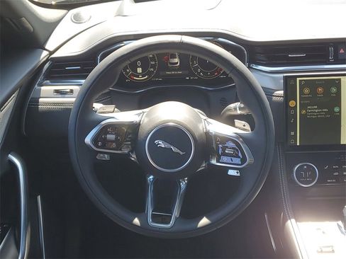 Used 2025 Jaguar F-PACE R-Dynamic S image 29